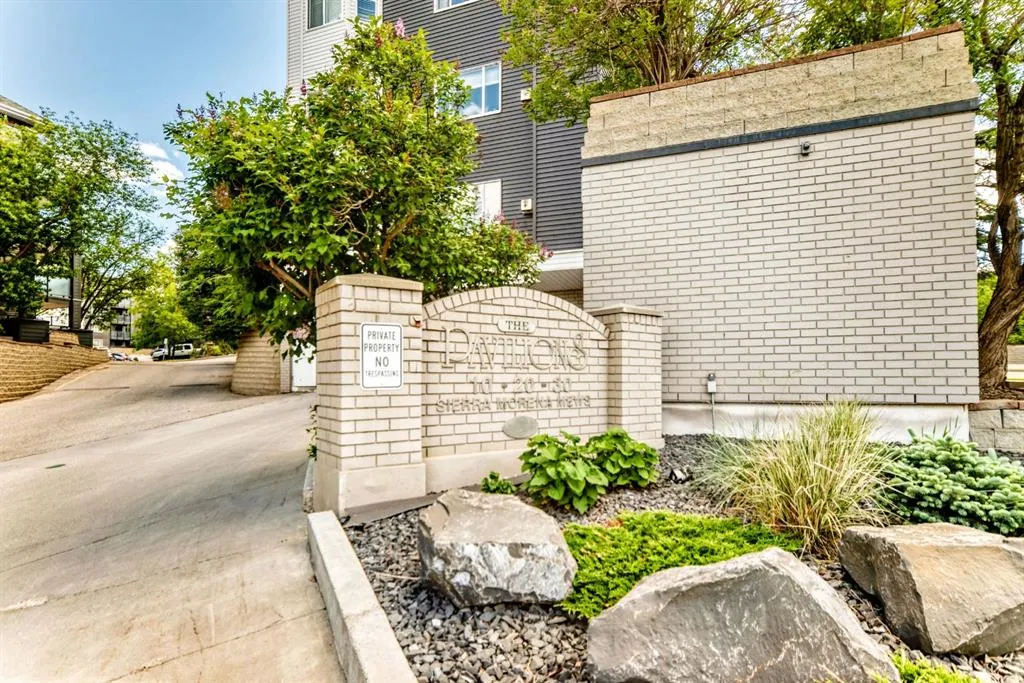 10 Sierra Morena Mews SW #114