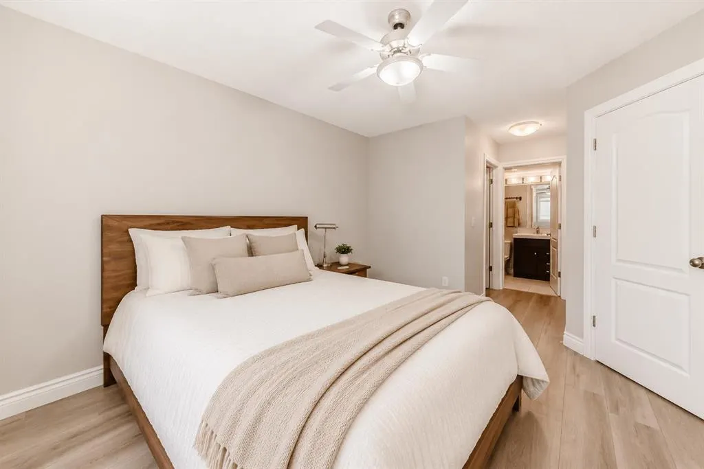 10 Sierra Morena Mews SW #114