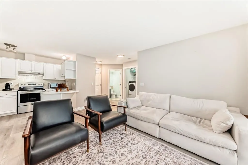 10 Sierra Morena Mews SW #114