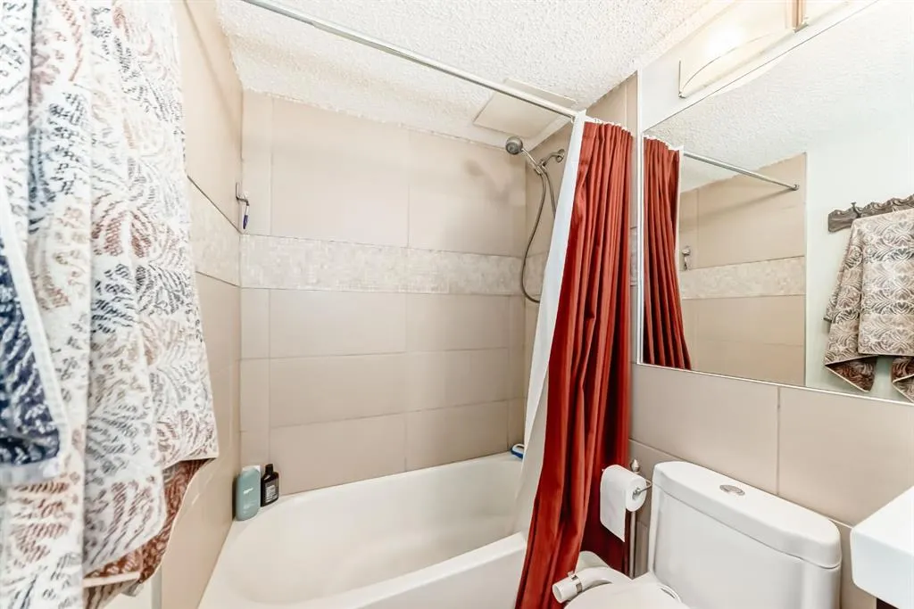 10 Sierra Morena Mews SW #114