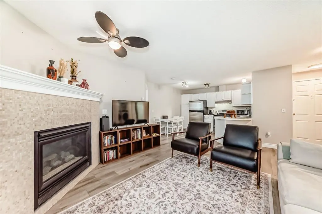 10 Sierra Morena Mews SW #114