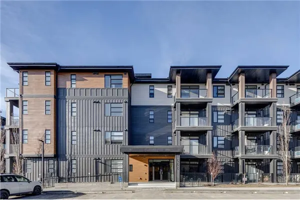 55 Lucas Way NW