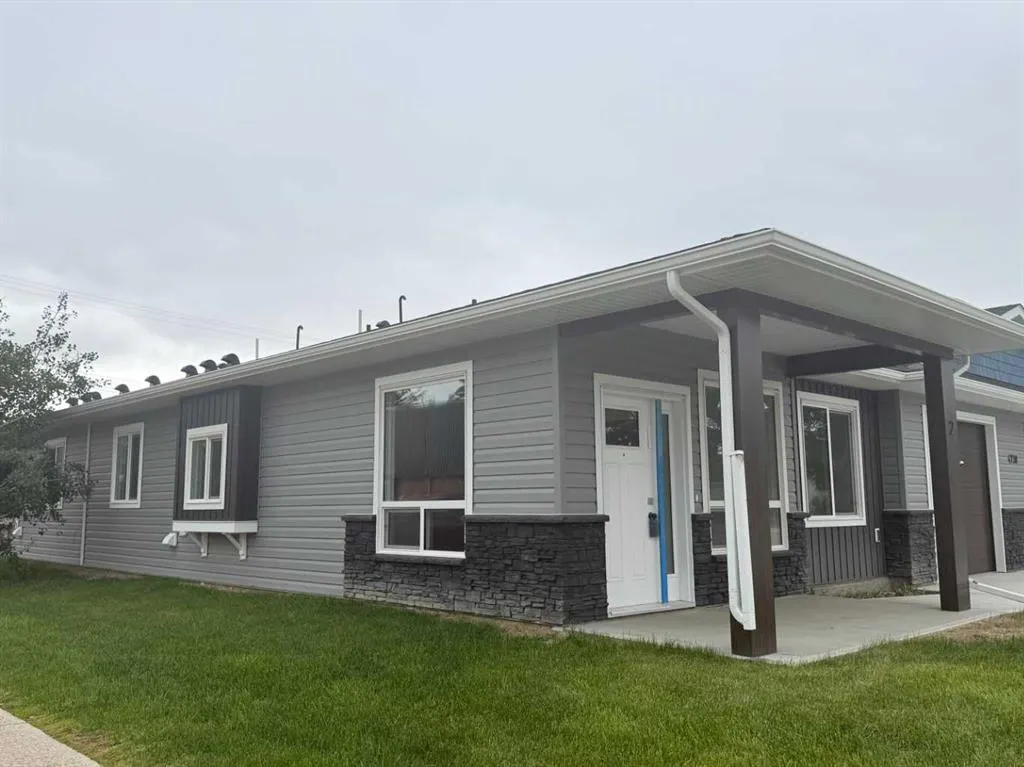 4738 49A Avenue ##2