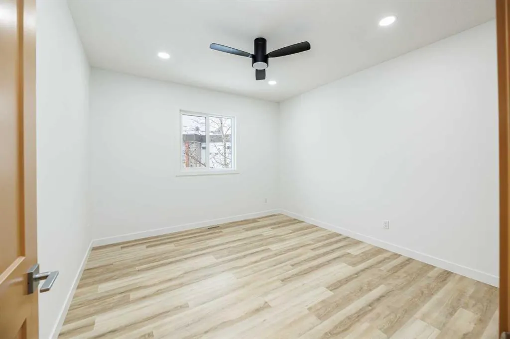 4738 49A Avenue ##2