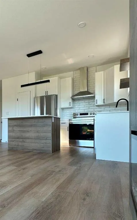 5537 51 Avenue #1