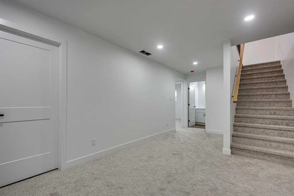 5537 51 Avenue #1