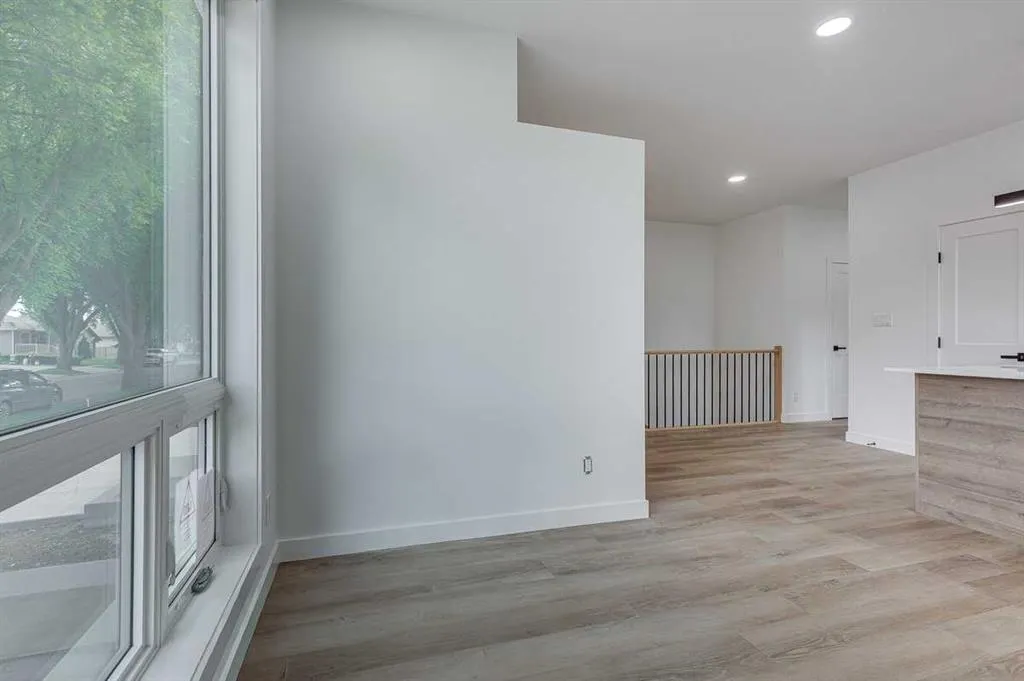 5537 51 Avenue #1