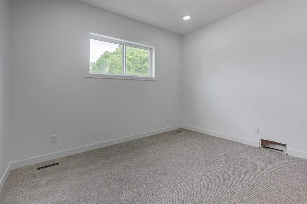 5537 51 Avenue #1