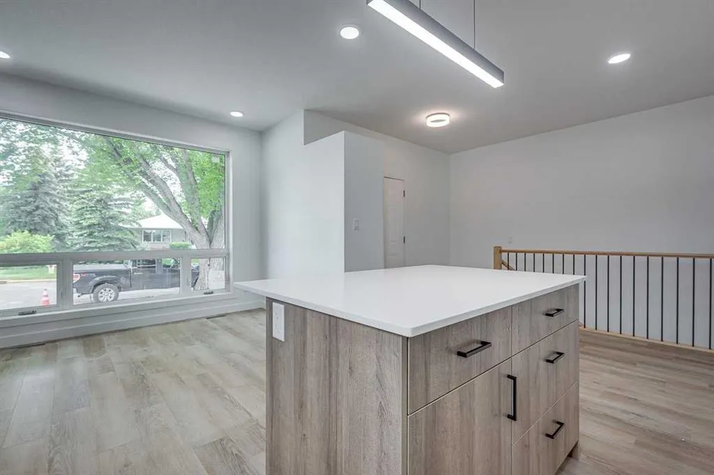 5537 51 Avenue #1