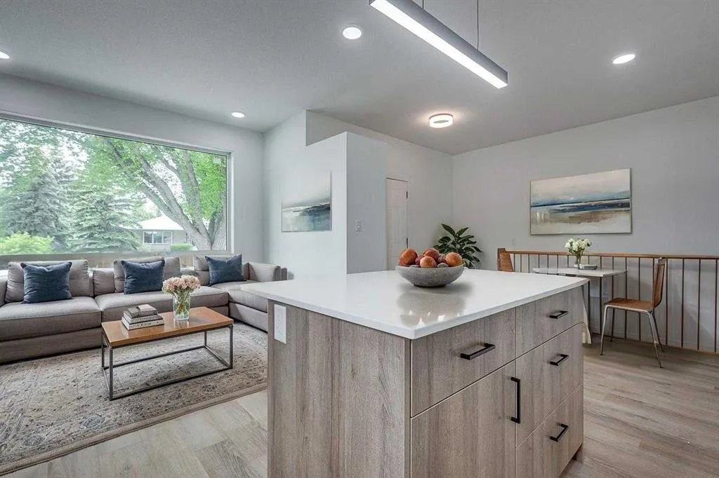 5537 51 Avenue #1
