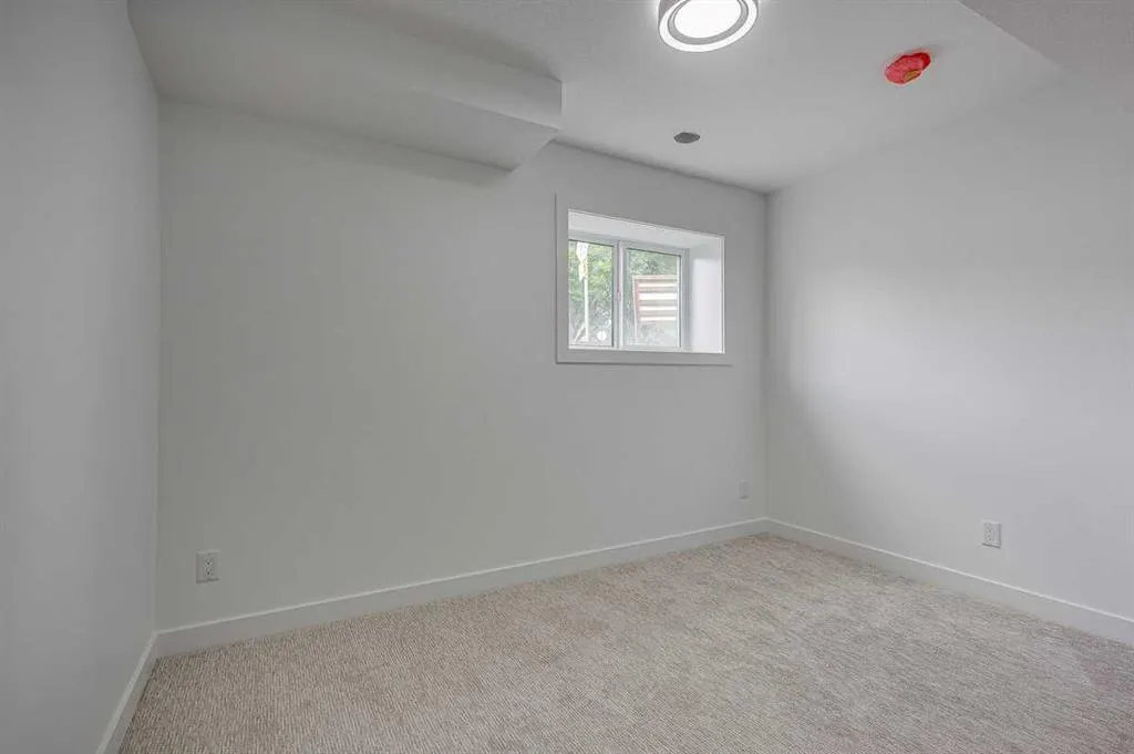 5537 51 Avenue #1