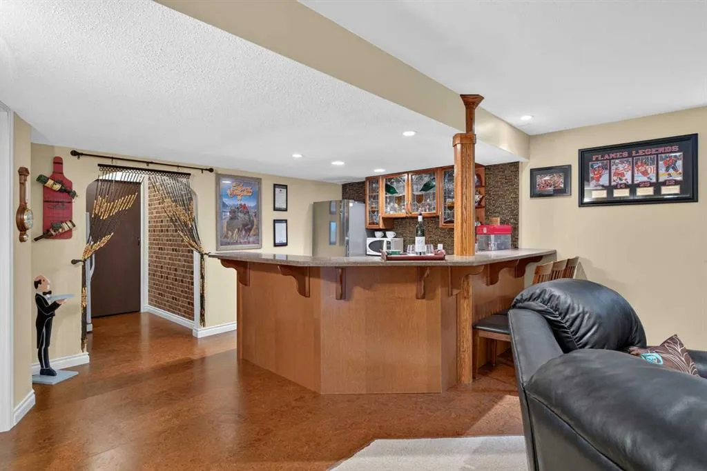 762 Stonehaven Drive