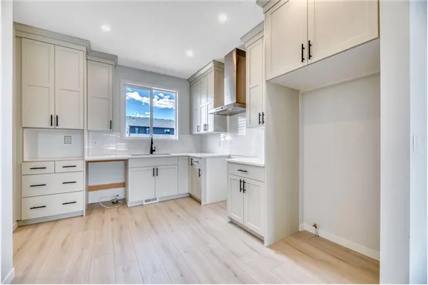 28 Mitchell Way NW