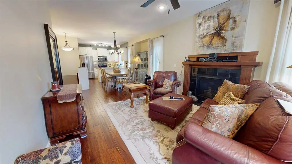 7001 52 Street #4