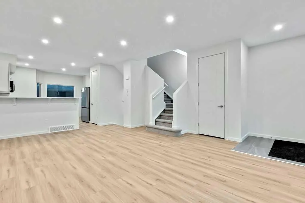 407 Strathcona Circle