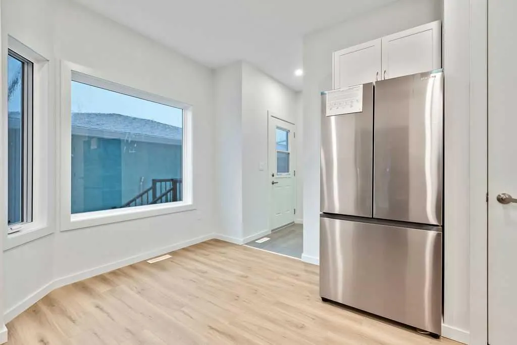 407 Strathcona Circle