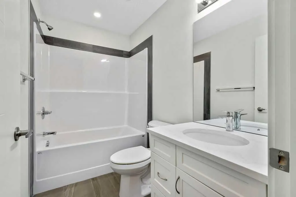 407 Strathcona Circle