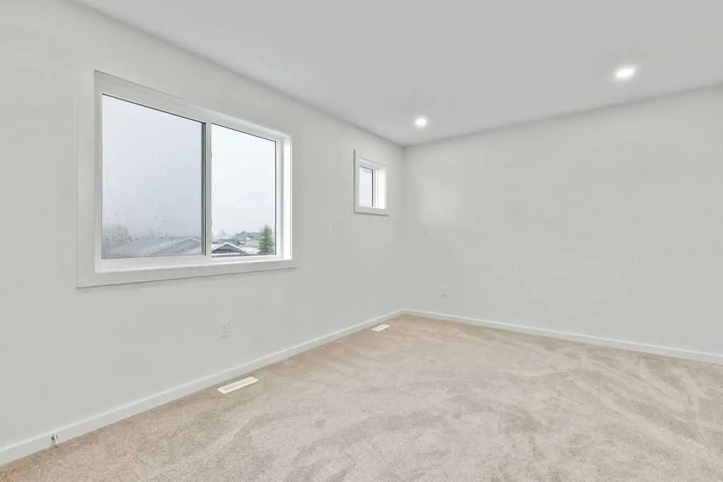 407 Strathcona Circle