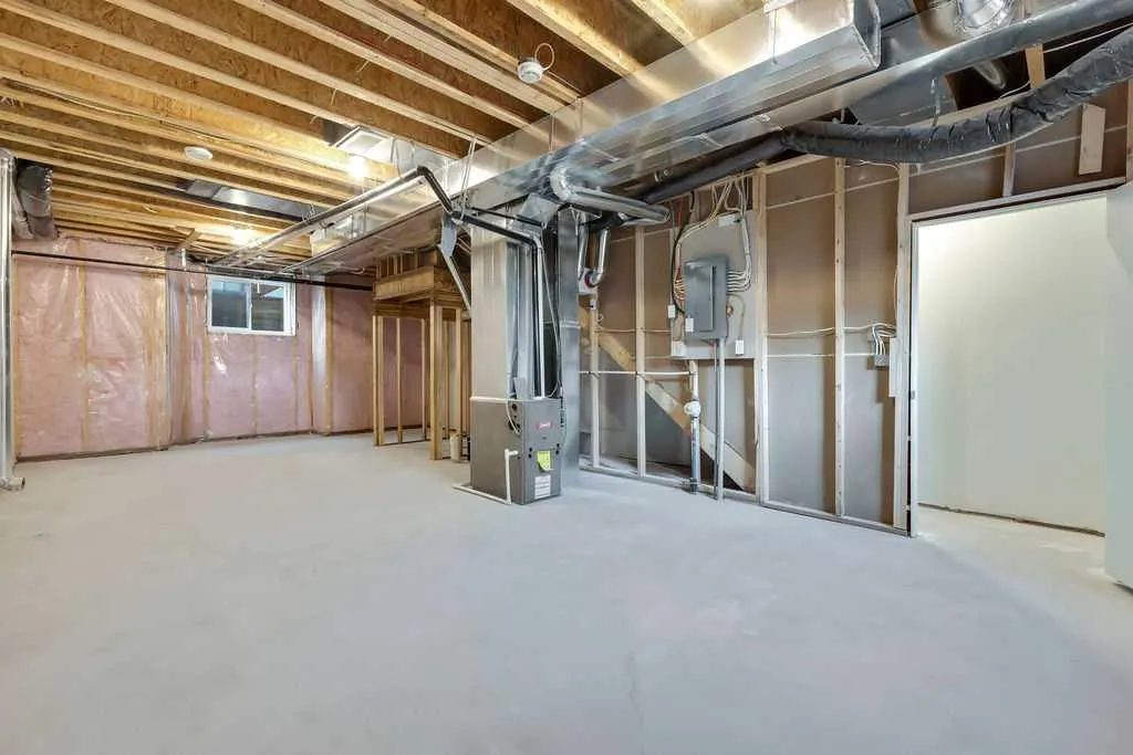 407 Strathcona Circle