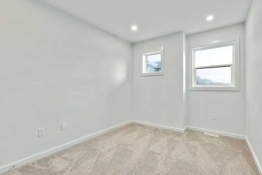 407 Strathcona Circle