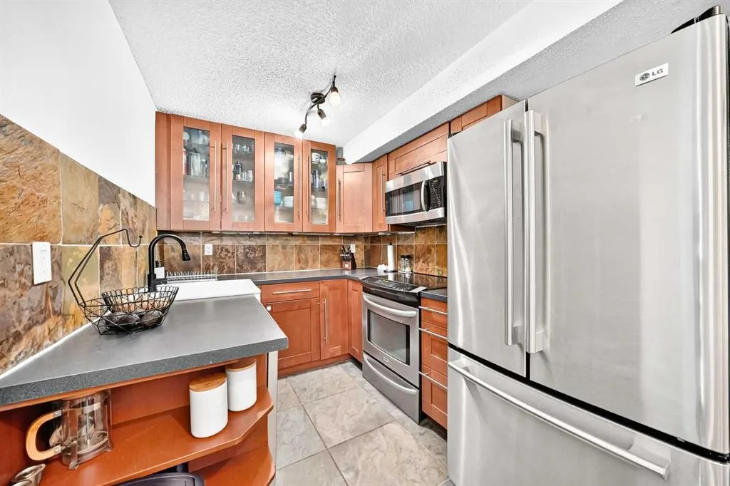 2218 30 Street SW #101
