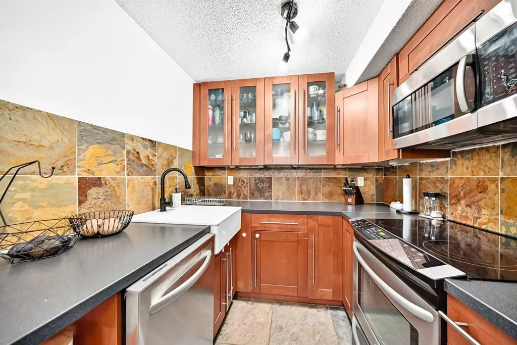 2218 30 Street SW #101