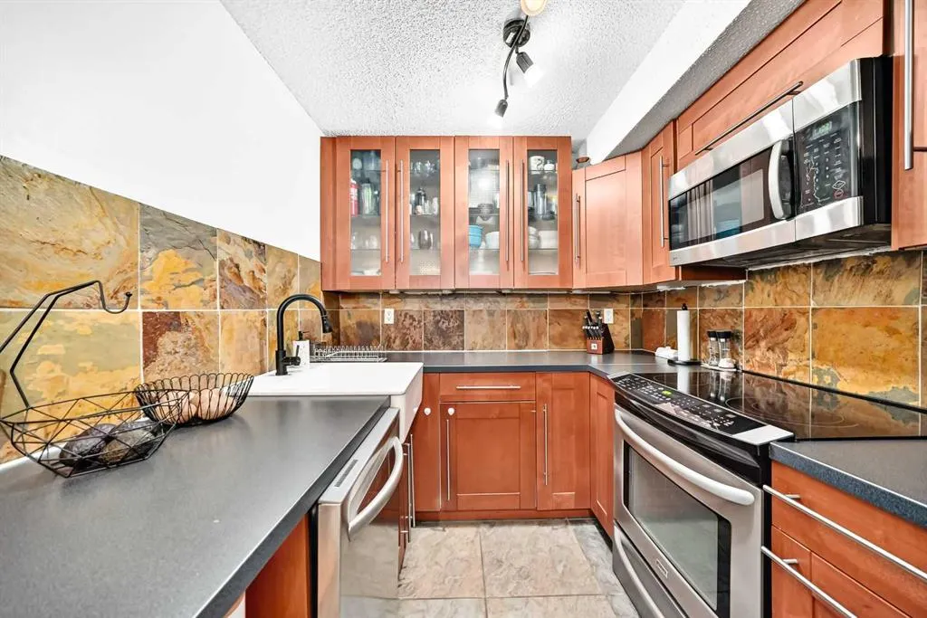 2218 30 Street SW #101