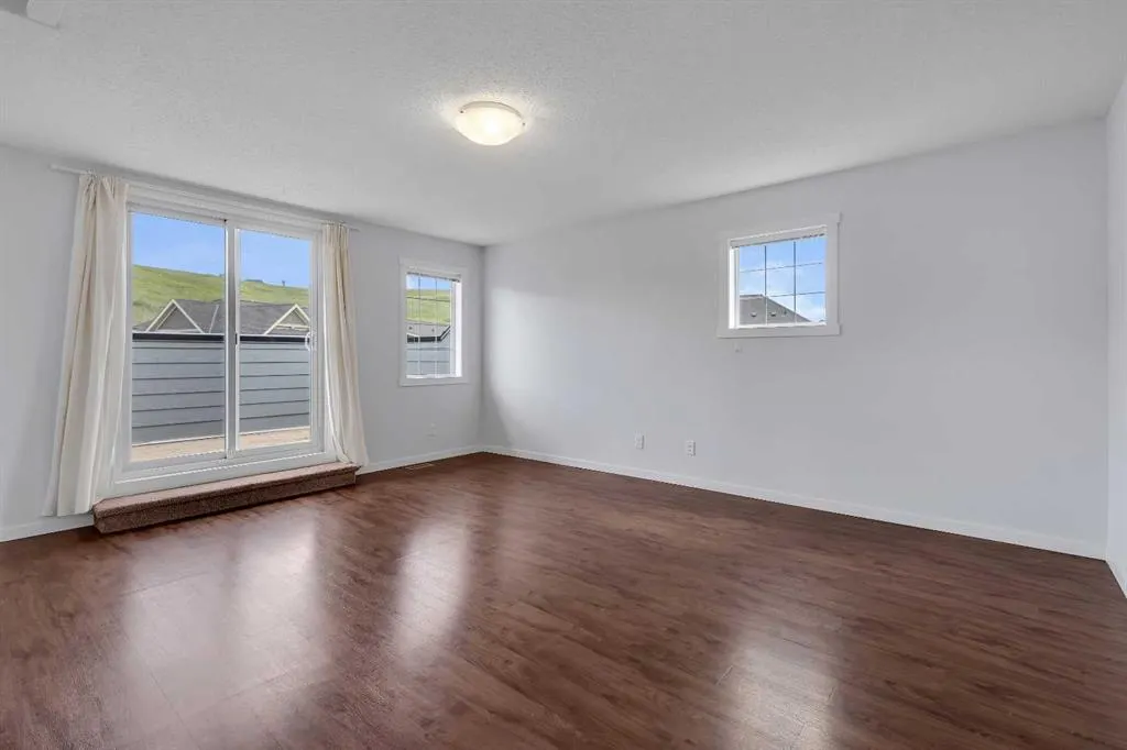 237 Cranbrook Square SE