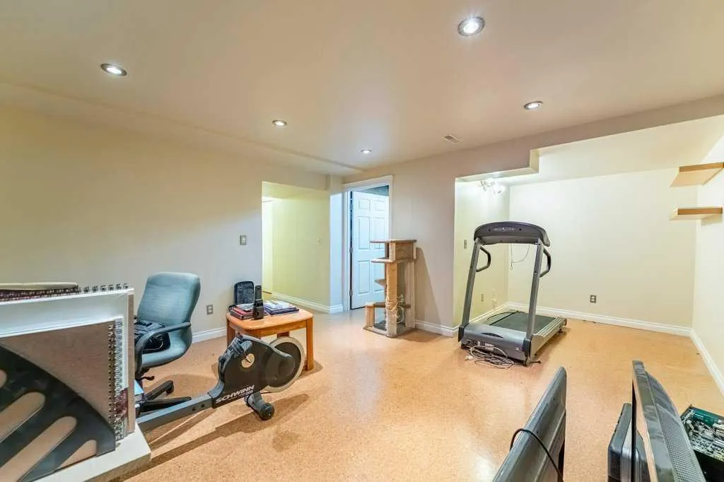 250 Mt Lorette Close SE