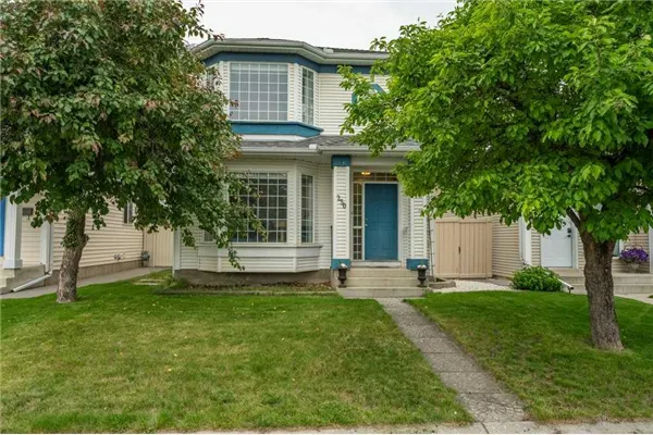 250 Mt Lorette Close SE