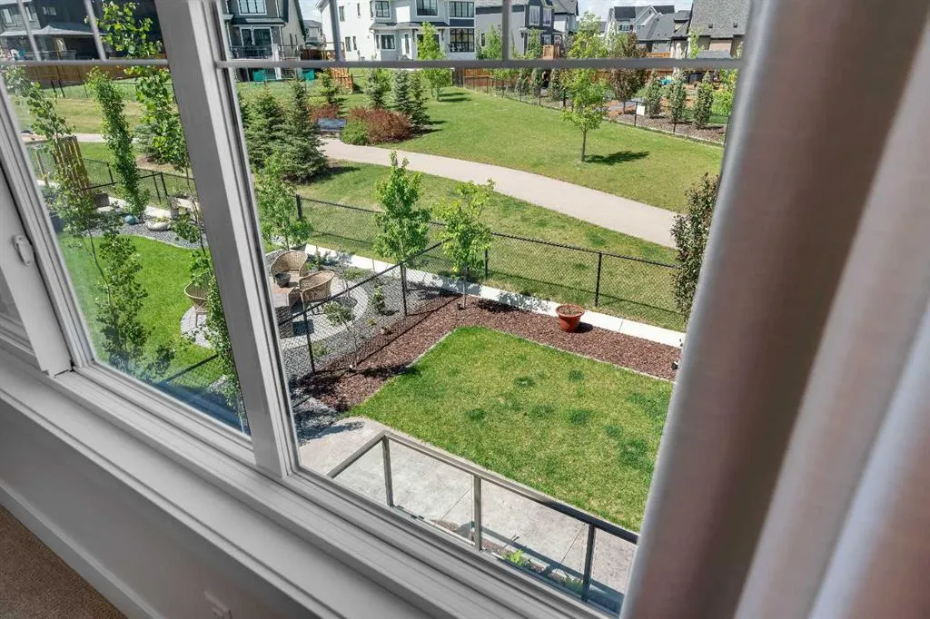 236 Marina Grove SE