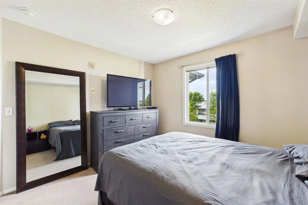 2371 Eversyde Avenue SW #2305