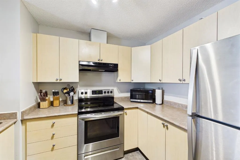 2371 Eversyde Avenue SW #2305
