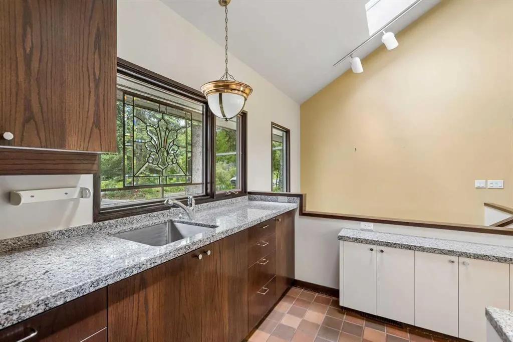 237 Escarpment Drive