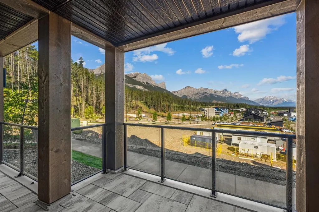 10 Cascade Ridge #105