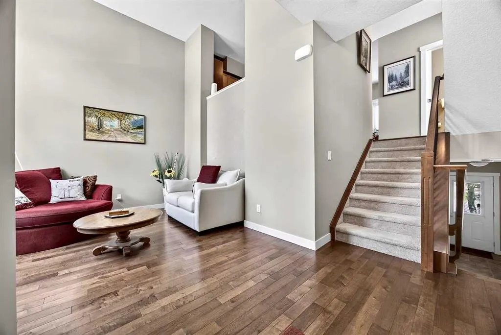 913 Evanston Square NW