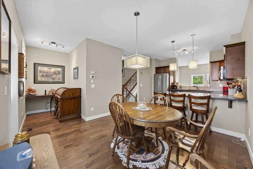 913 Evanston Square NW