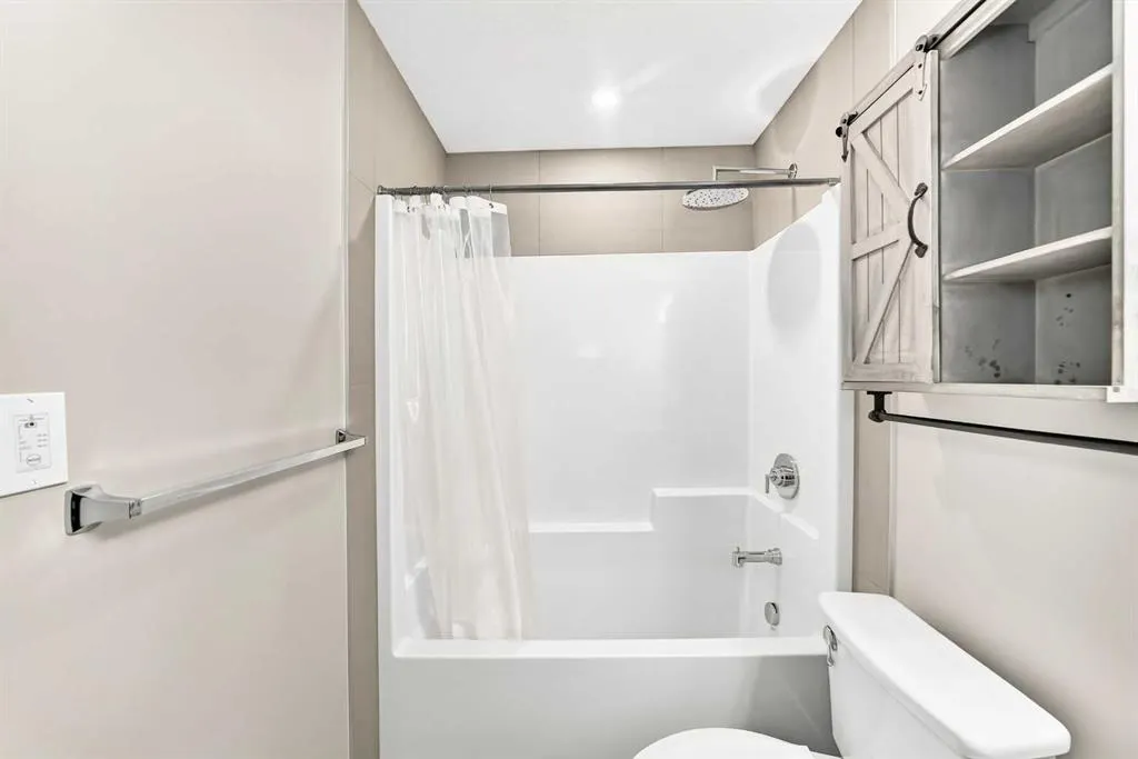 300 Auburn Meadows Common SE #402