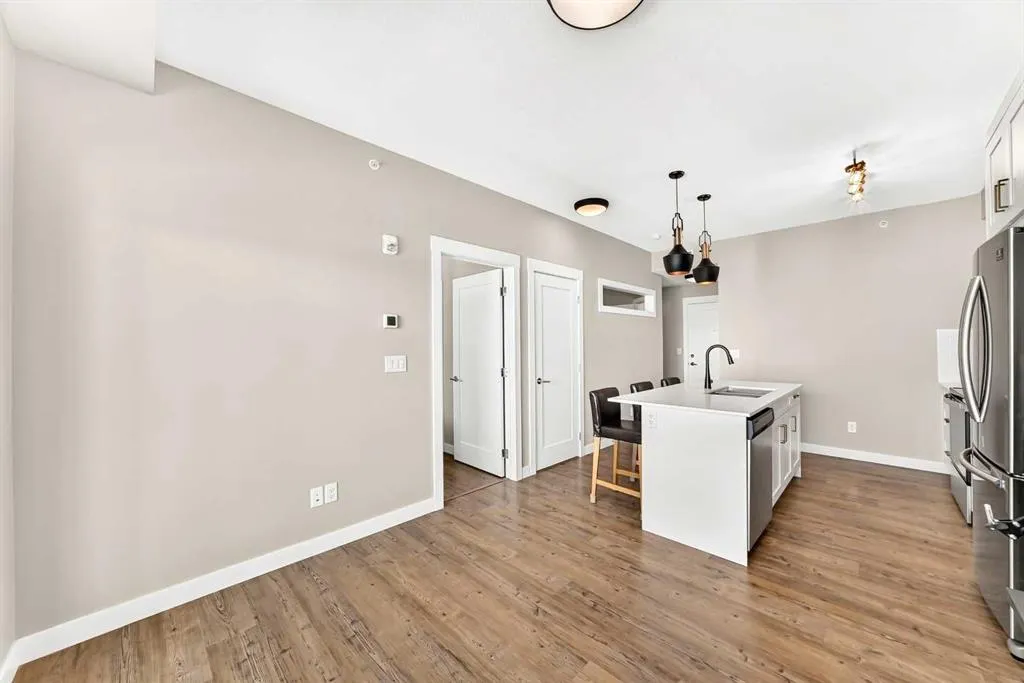 300 Auburn Meadows Common SE #402