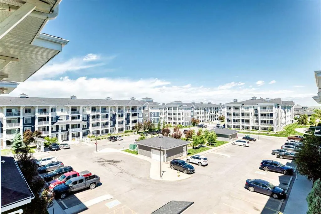 300 Auburn Meadows Common SE #402