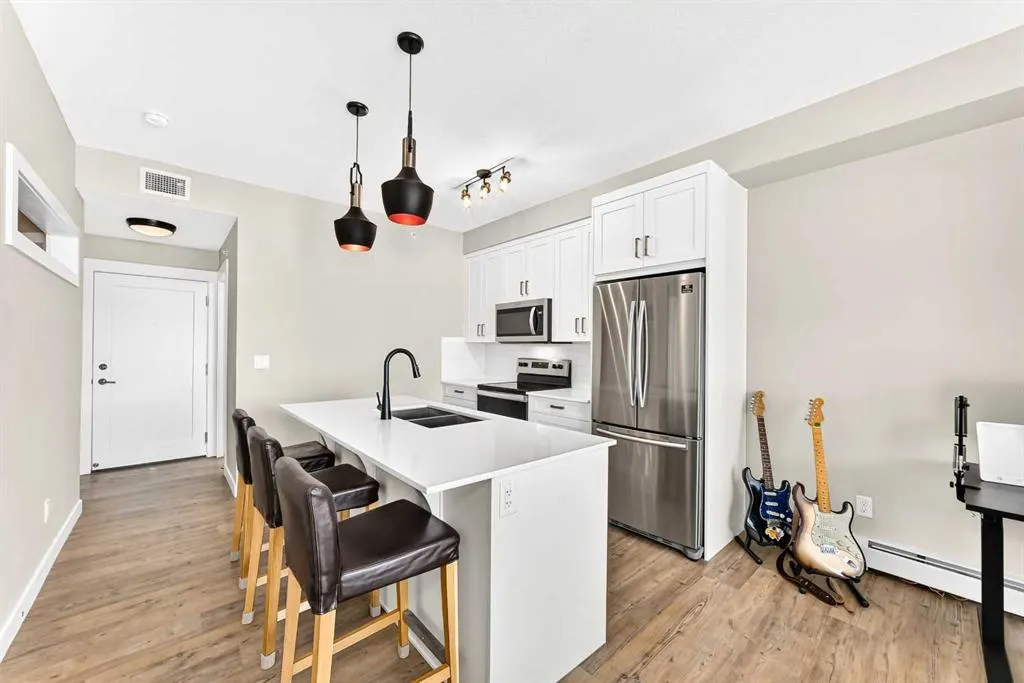 300 Auburn Meadows Common SE #402