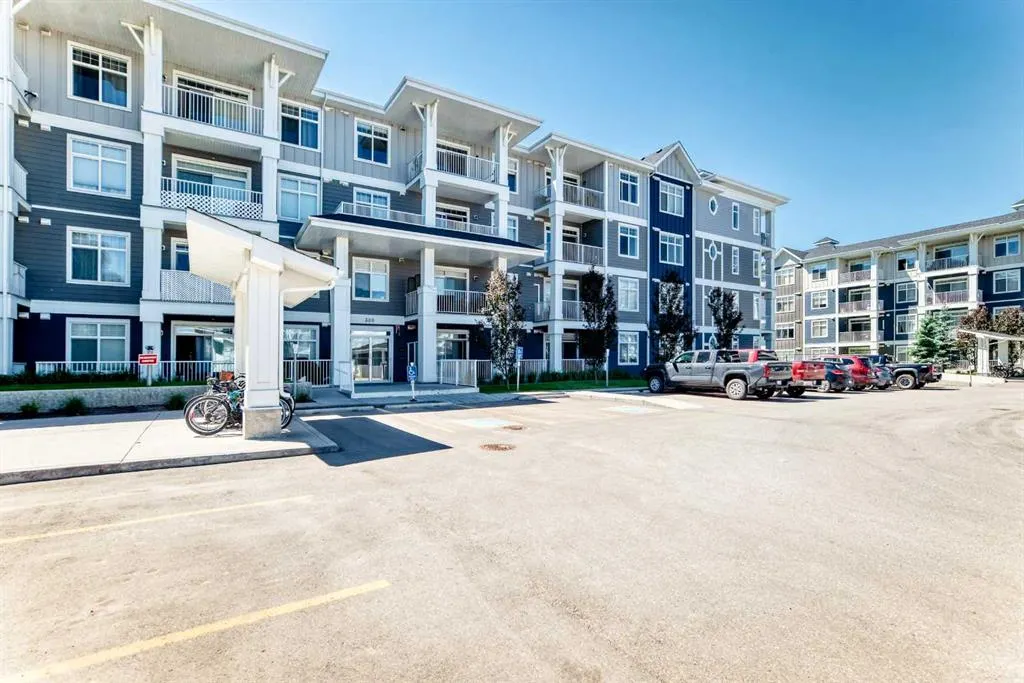 300 Auburn Meadows Common SE #402