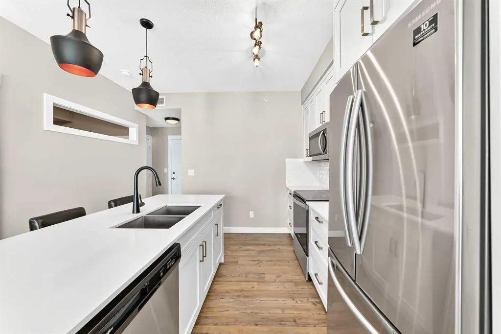 300 Auburn Meadows Common SE #402