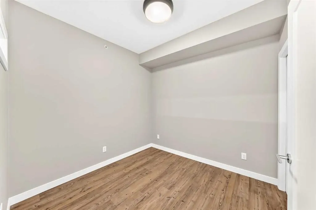 300 Auburn Meadows Common SE #402