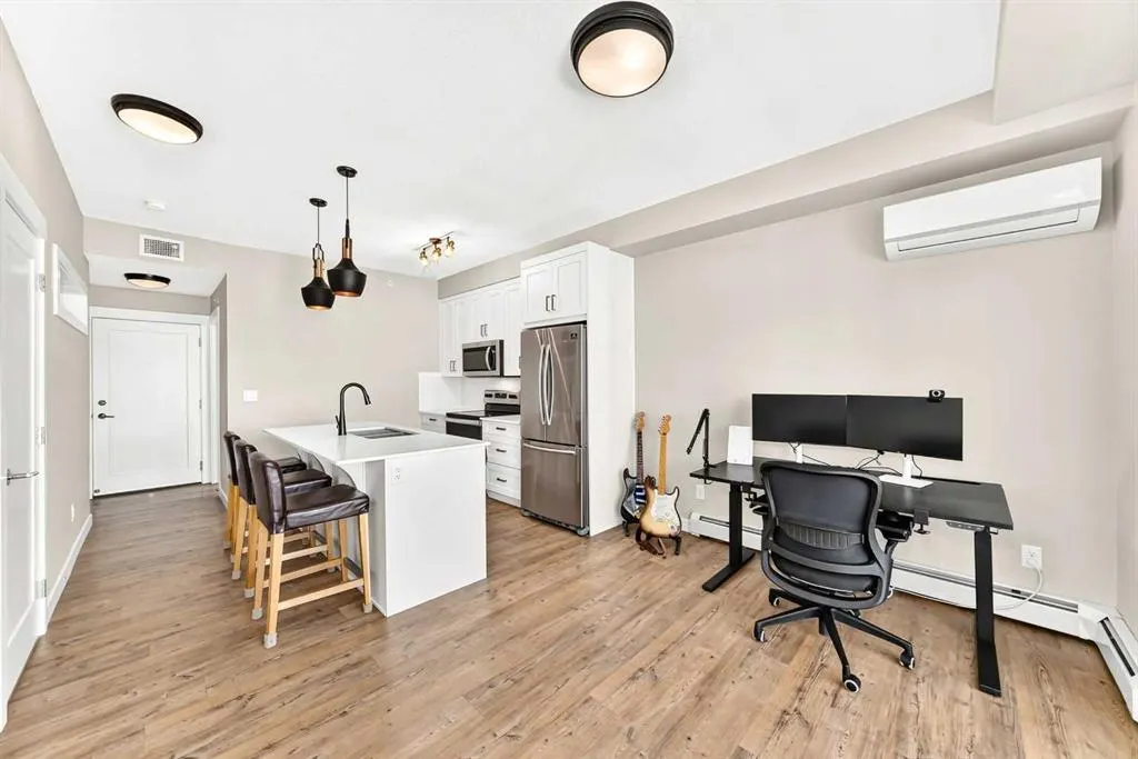 300 Auburn Meadows Common SE #402