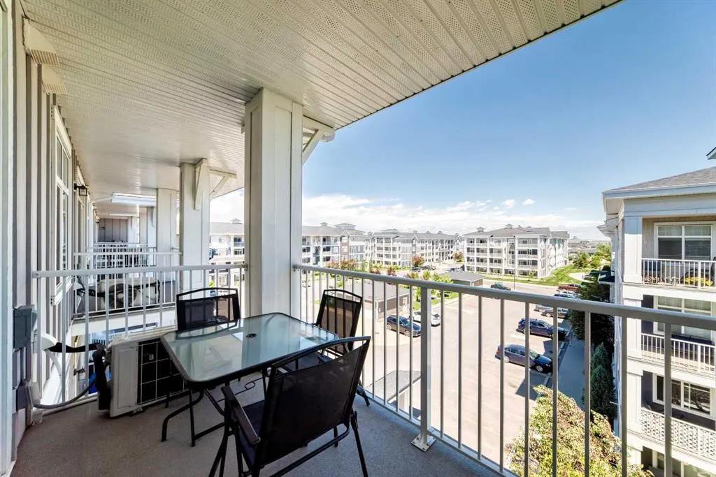 300 Auburn Meadows Common SE #402