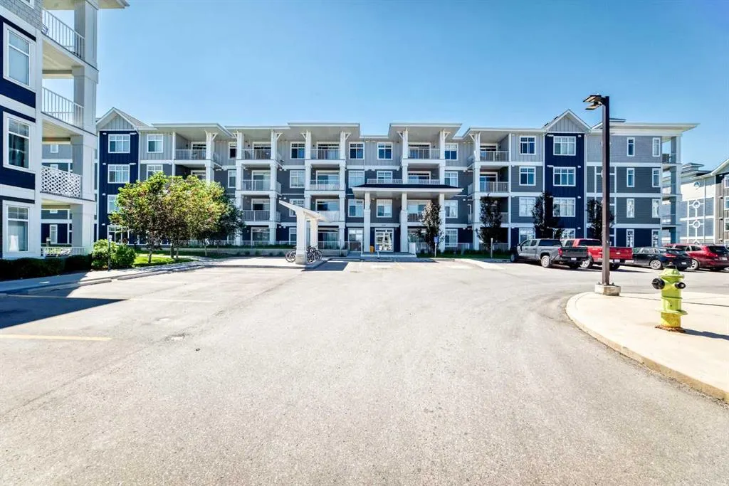 300 Auburn Meadows Common SE #402