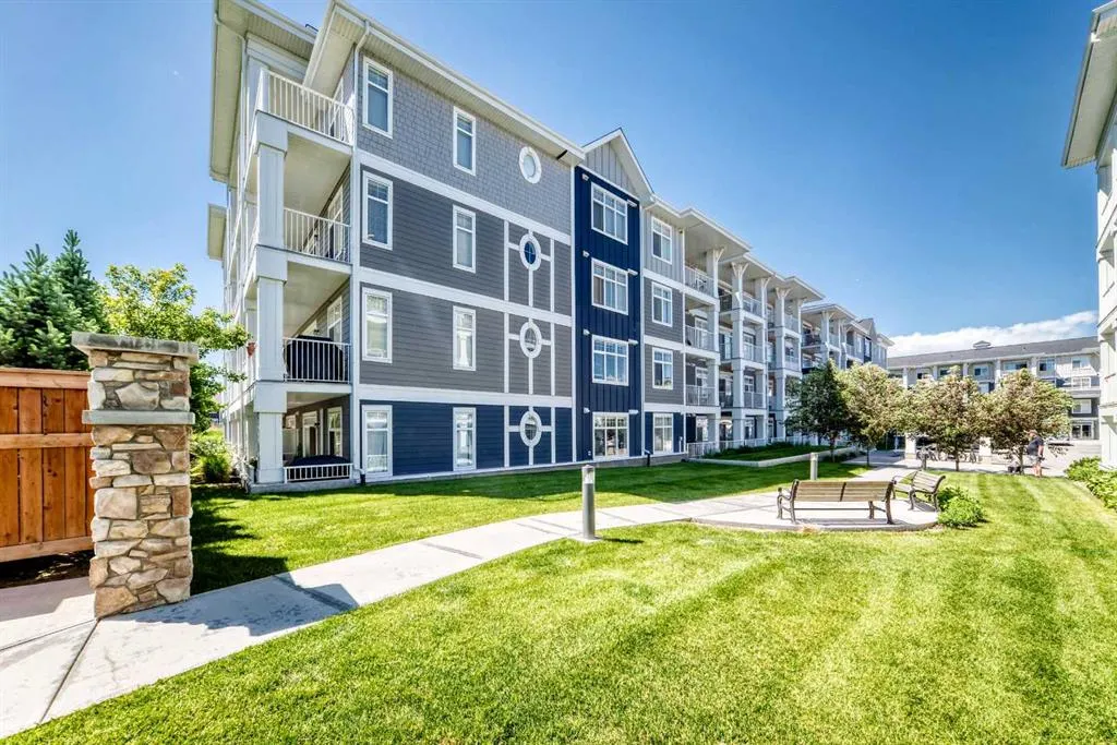 300 Auburn Meadows Common SE #402