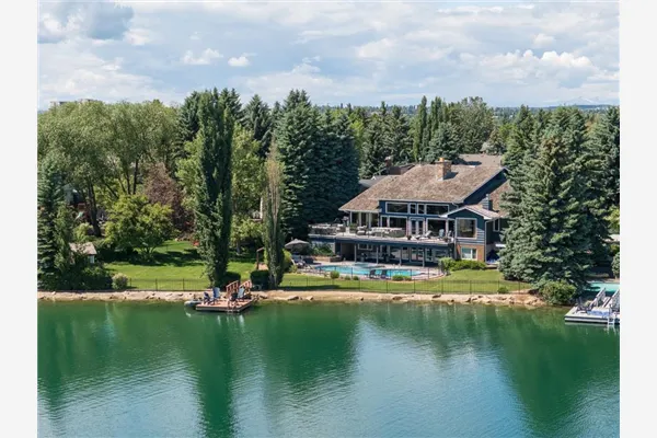 120 Lake Placid Green SE