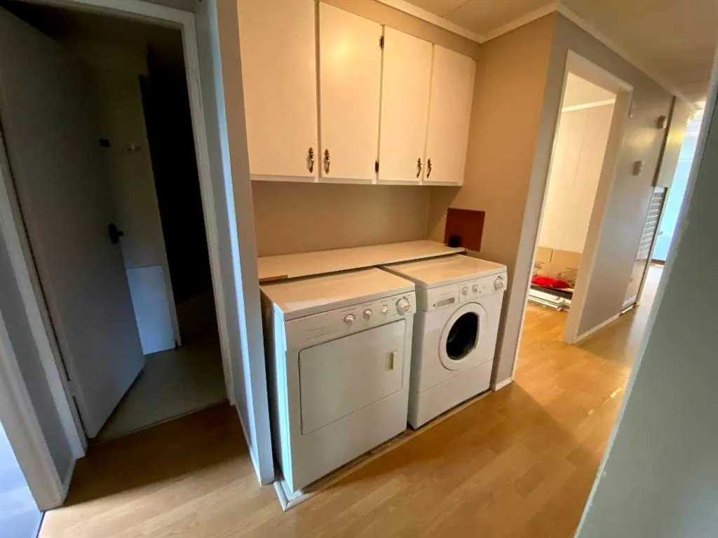 299 3rd Street SE